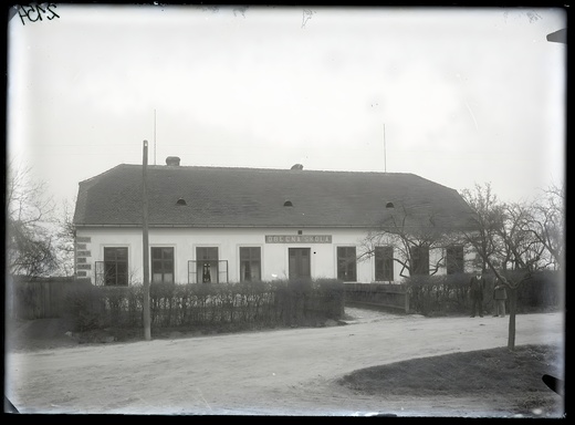 AI: skola.jpg (upscale)